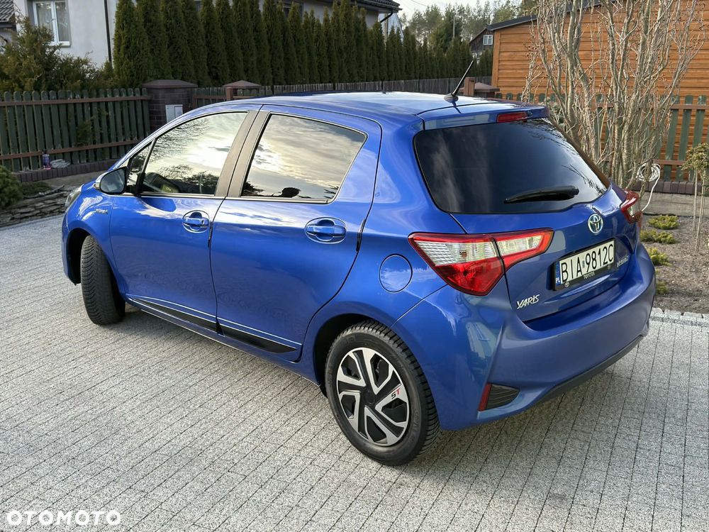 Toyota Yaris Hybrid 100 Premium - 6