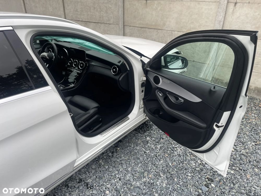 Mercedes-Benz Klasa C 300 d 4Matic 9G-TRONIC Avantgarde - 21