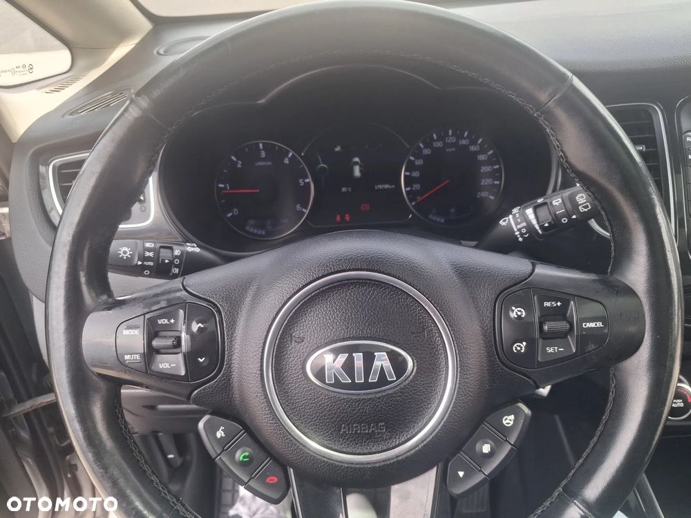 Kia Carens 1.7 CRDi 136 Fifa World Cup Edition - 15