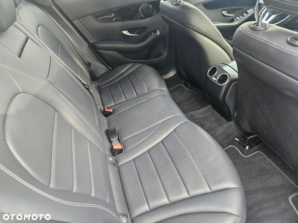 Mercedes-Benz GLC 220 d 4Matic 9G-TRONIC - 25