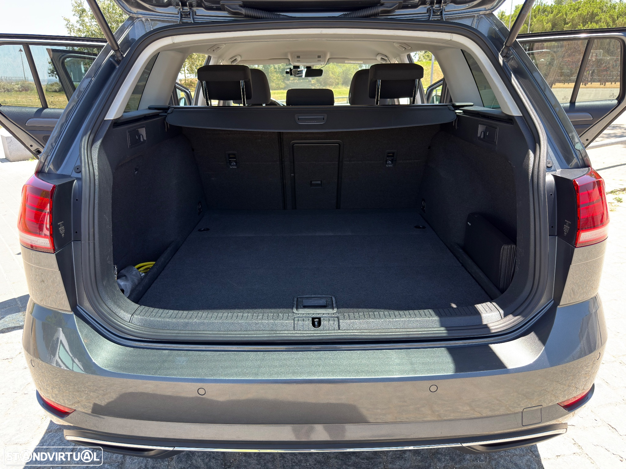 VW Golf Variant 1.6 TDi Confortline DSG - 30