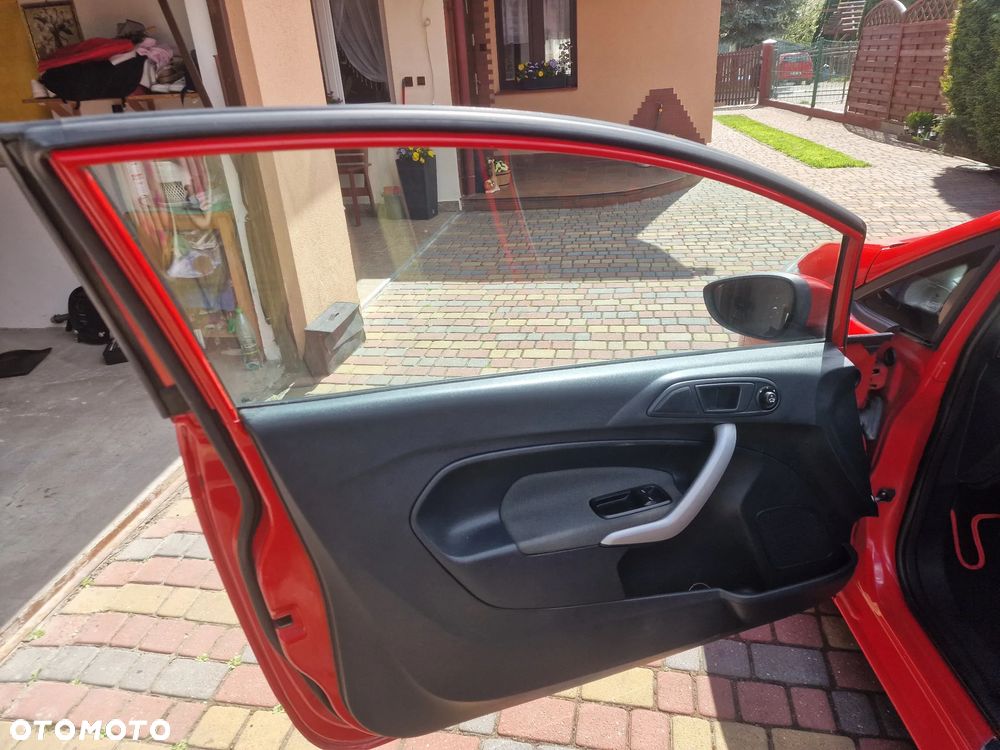 Ford Fiesta 1.25 Ambiente EU5 - 16