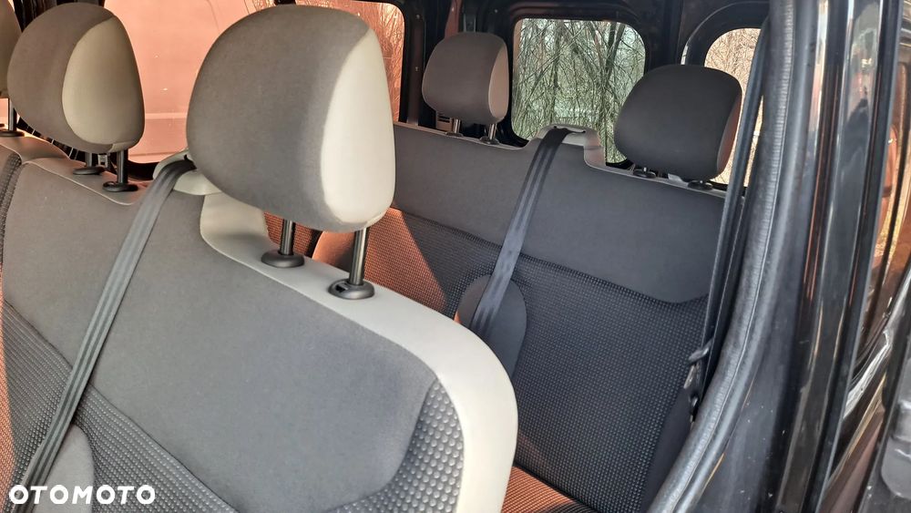Opel Vivaro - 19