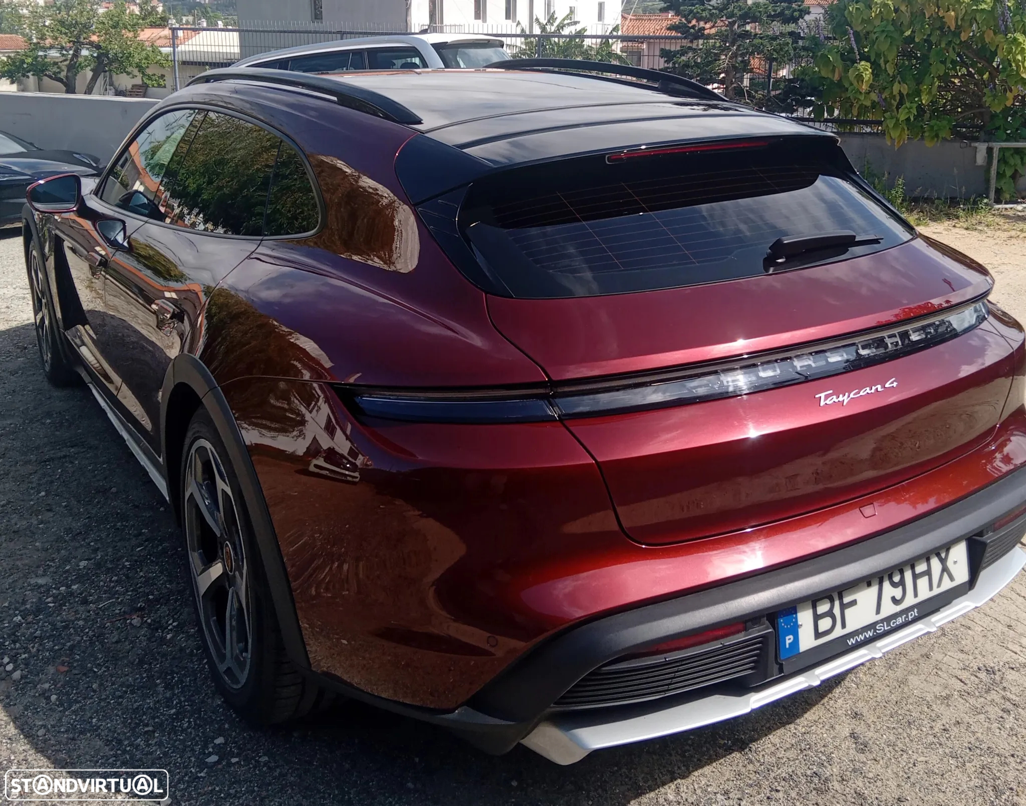 Porsche Taycan Cross Turismo 4 - 5