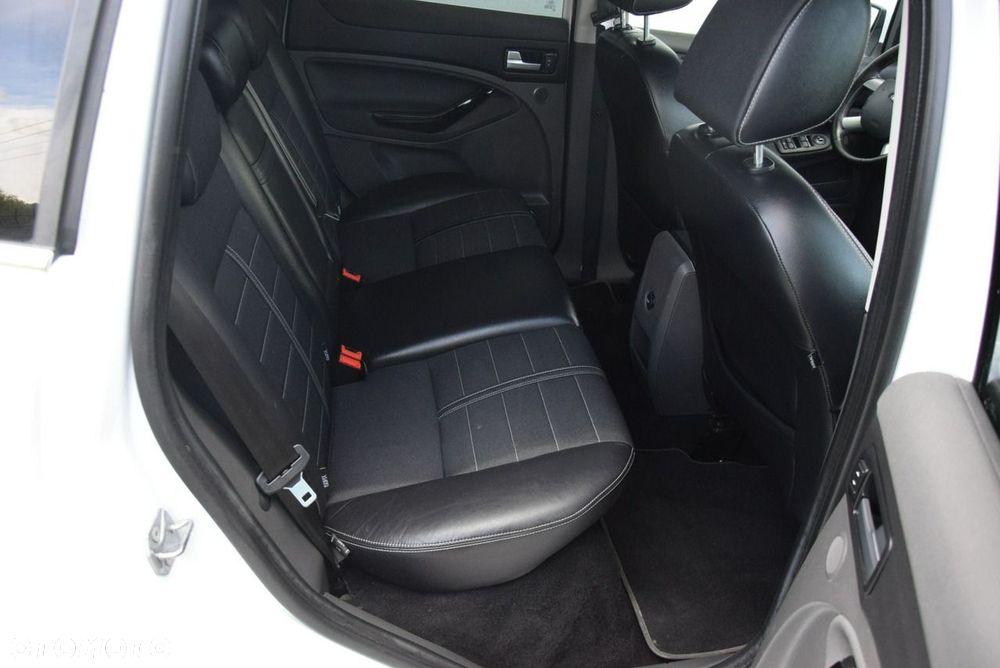 Ford Kuga 2.0 TDCi 4x4 Titanium - 33