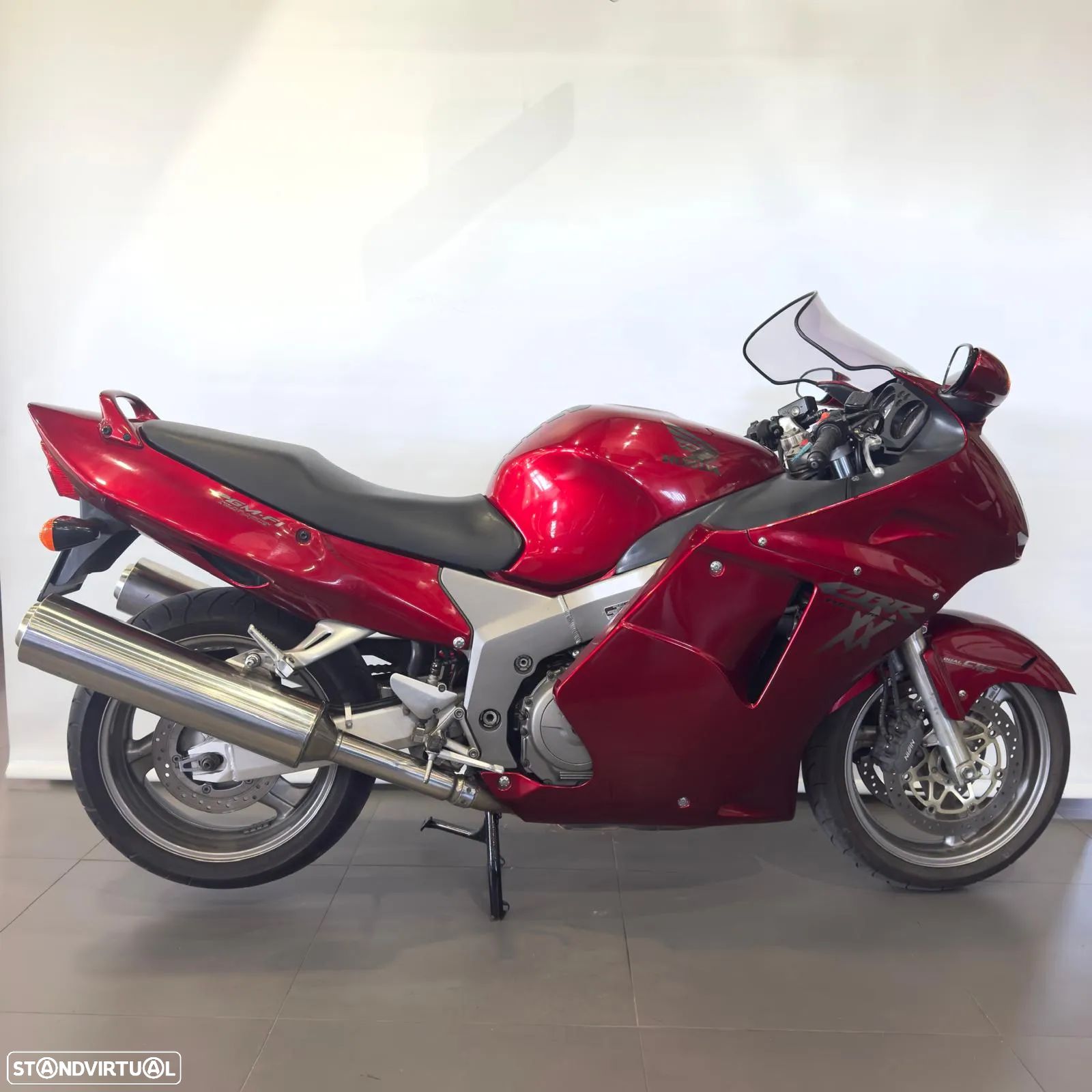 Honda CBR 1100 XX - 1