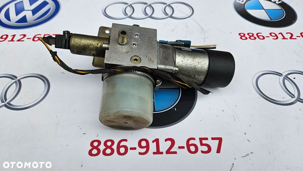 BMW 7 E65 E66 POMPA HYDRAULICZNA DOMYKANIA KLAPY TYŁ BAGAŻNIKA SIŁOWNIK SIŁOWNIKI KLAPY POMPKA 7015009 - 3