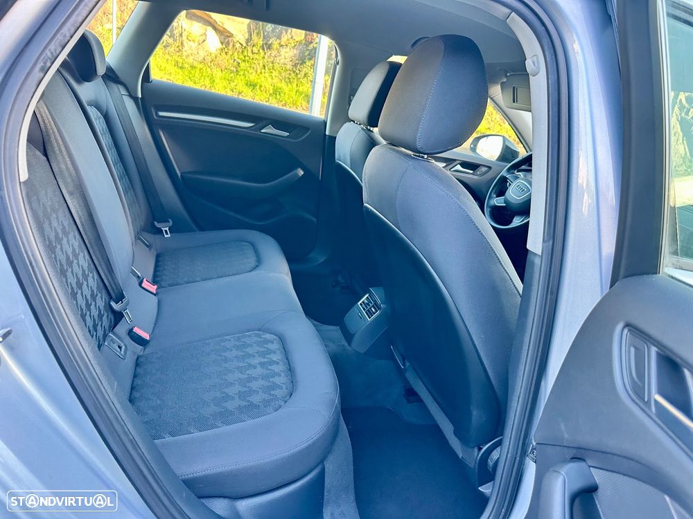 Audi A3 Sportback 2.0 TDI Attraction - 29