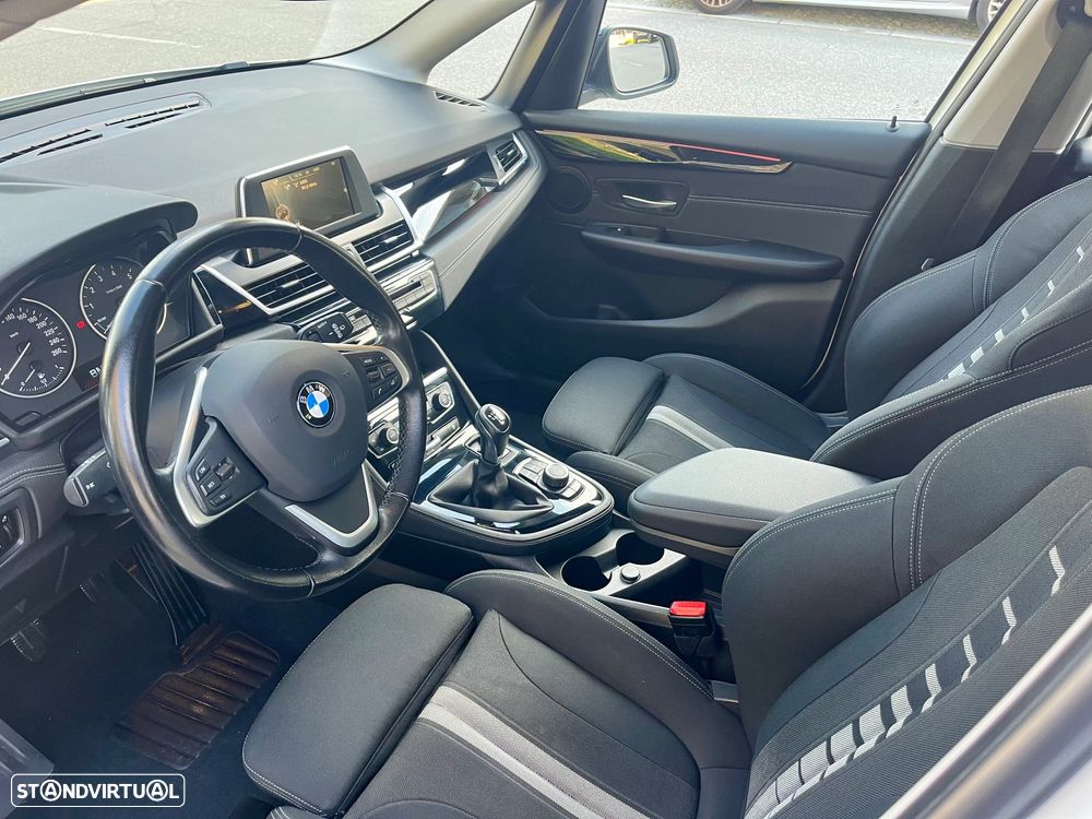 BMW 218 Active Tourer i Sport Line - 30