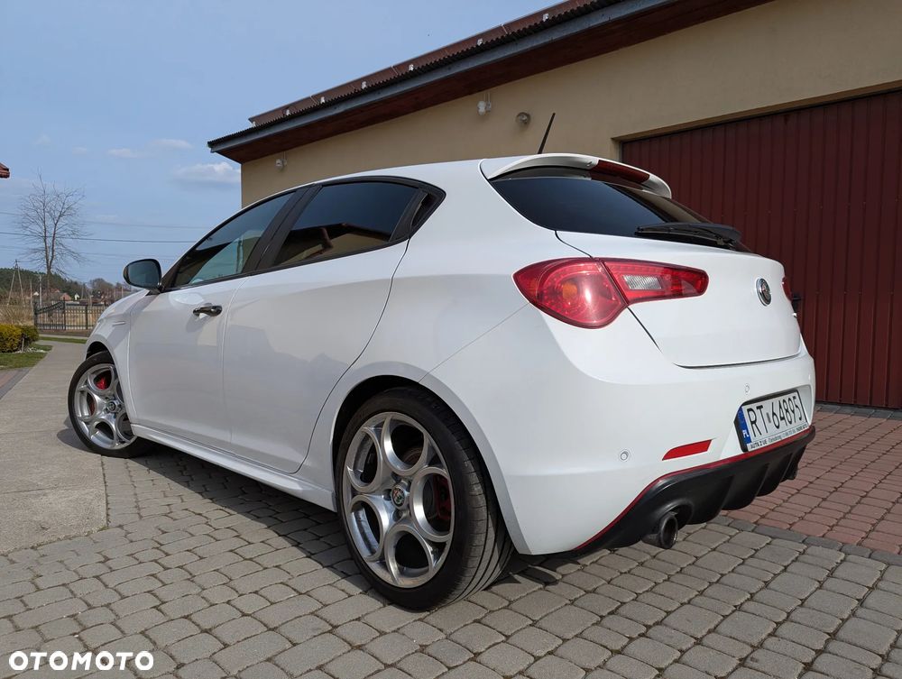 Alfa Romeo Giulietta 1.8 TBi 16V TCT Veloce - 4