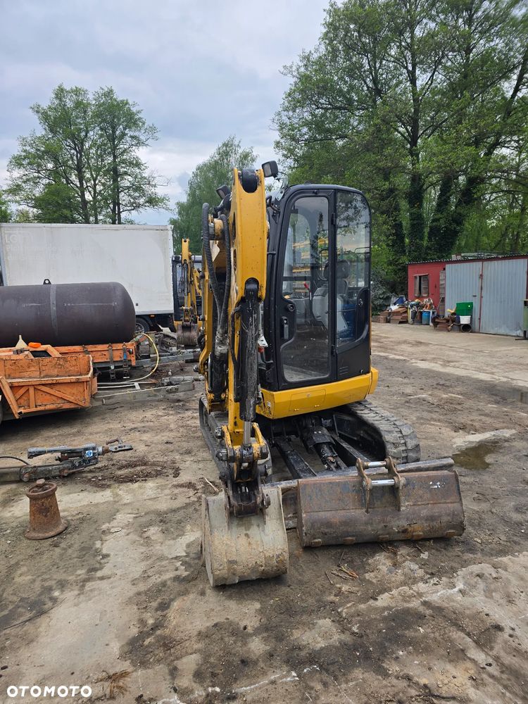 Caterpillar 302.7 - 3