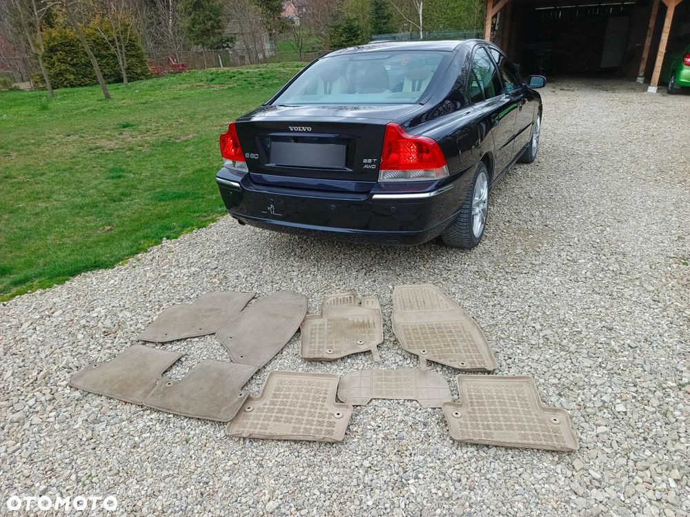 Volvo S60 2.5T AWD Momentum - 6