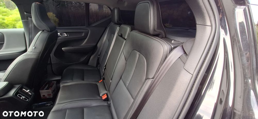 Volvo XC 40 T5 AWD Geartronic Momentum Pro - 11