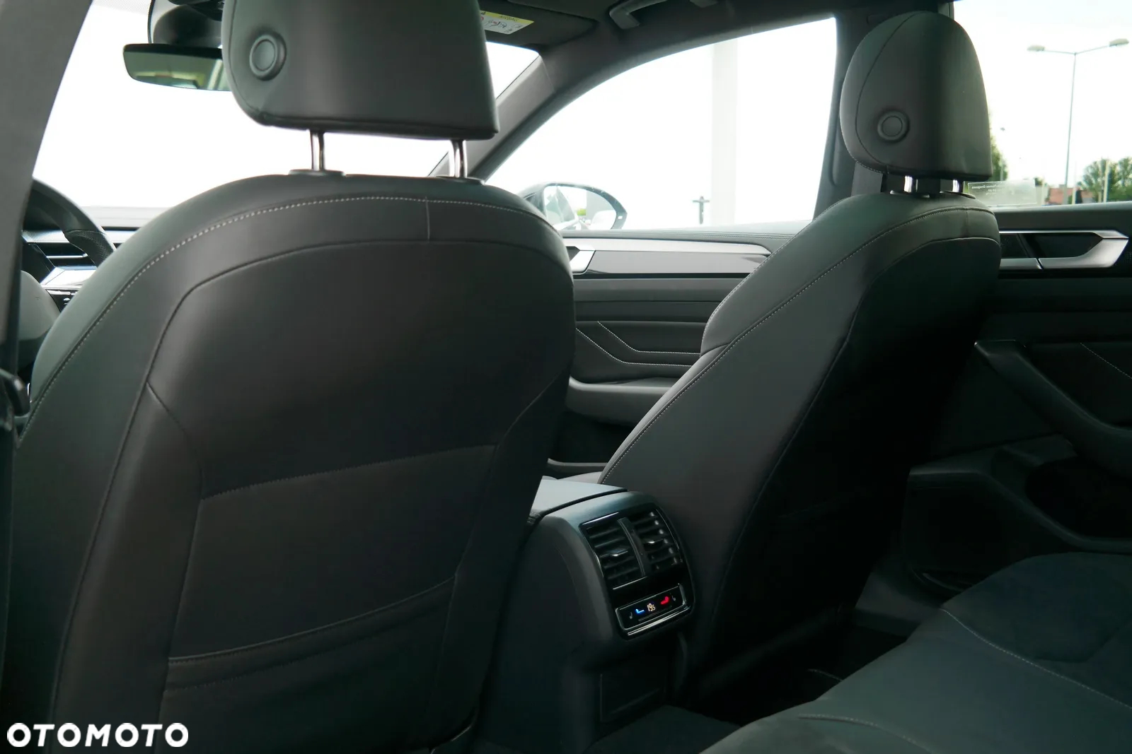 Volkswagen Arteon 2.0 TSI R-Line DSG - 8