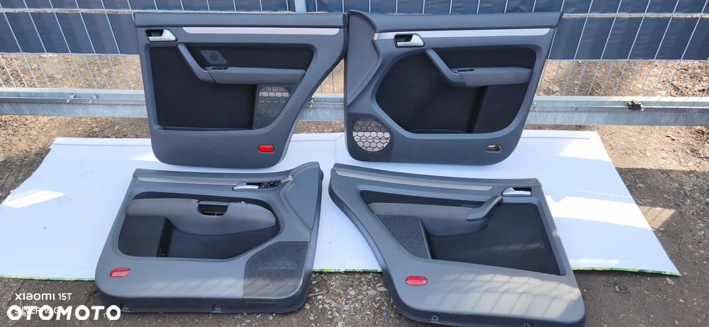 Boczki drzwi VW Touran LIFT boczek tapicerka drzwi lewy przód prawy przód lewy tył prawy tył wszystkie części - 1