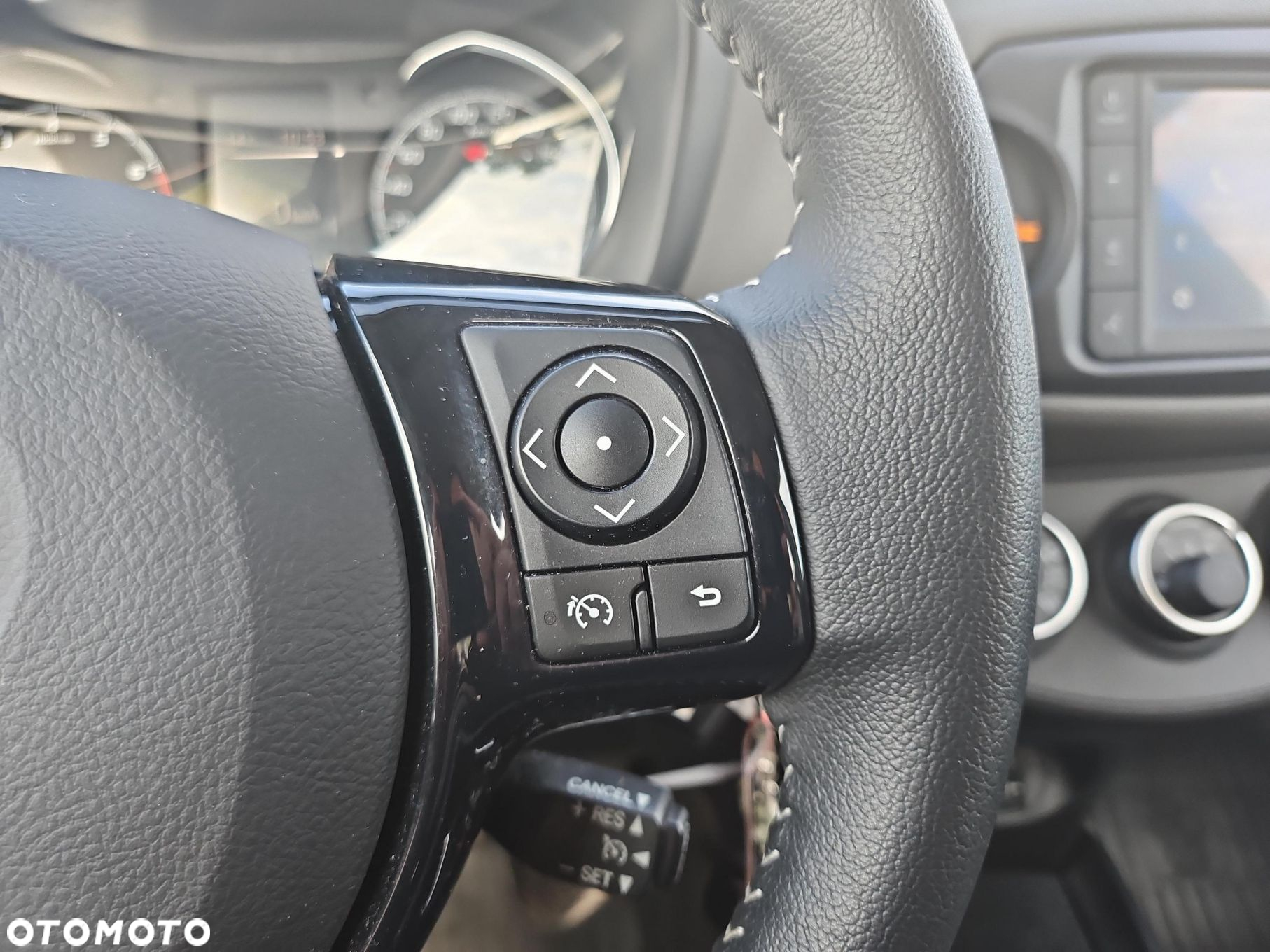 Toyota Yaris - 12