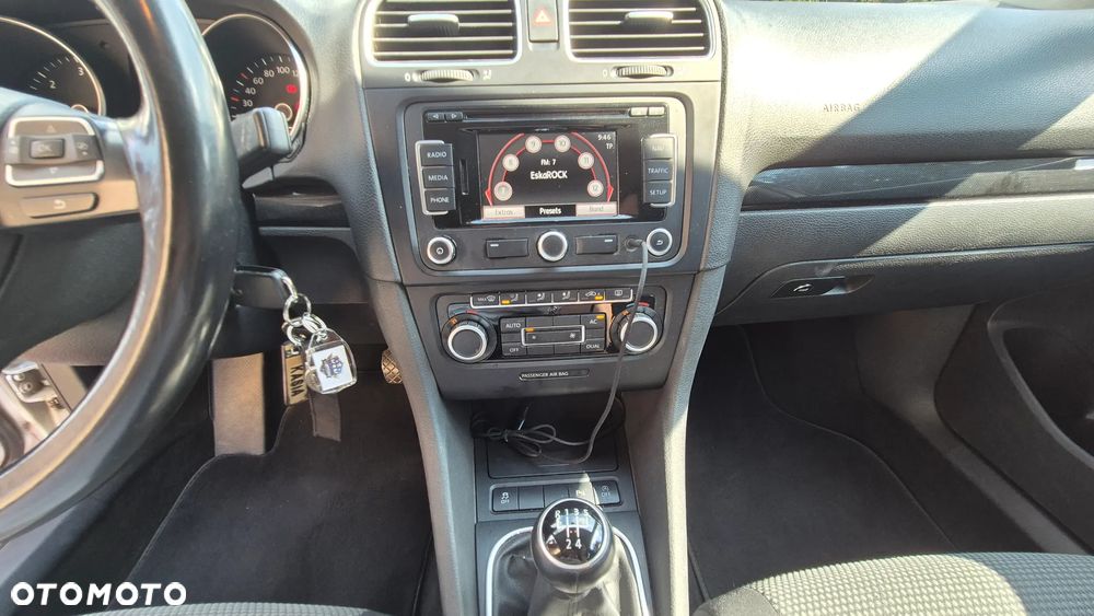 Volkswagen Golf 1.6 TDI DPF BlueMotion - 24