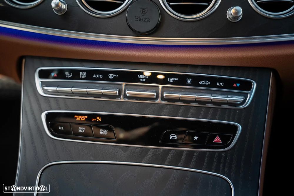 Mercedes-Benz E 300 de 4Matic 9G-TRONIC AMG Line - 36