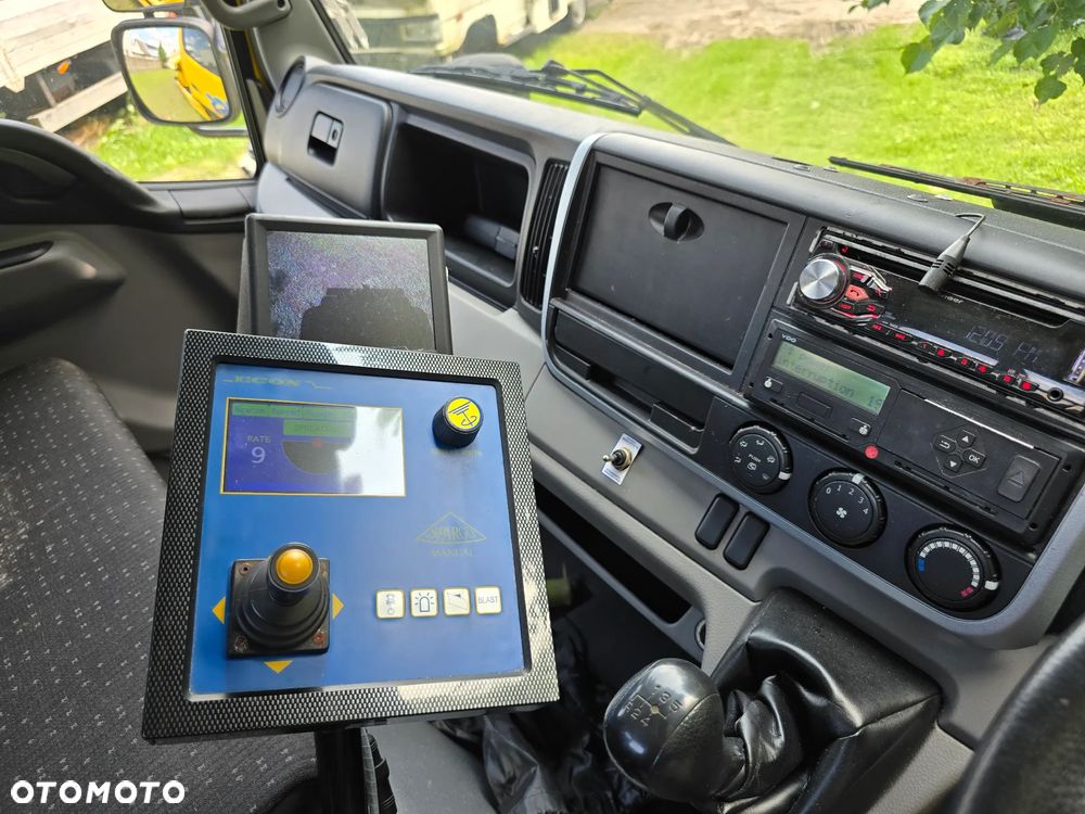 Mitsubishi 4x4 canter fuso daily 6c18 pługopiaskarka piaskarka solarka hydraulika econ Schmidt - 15