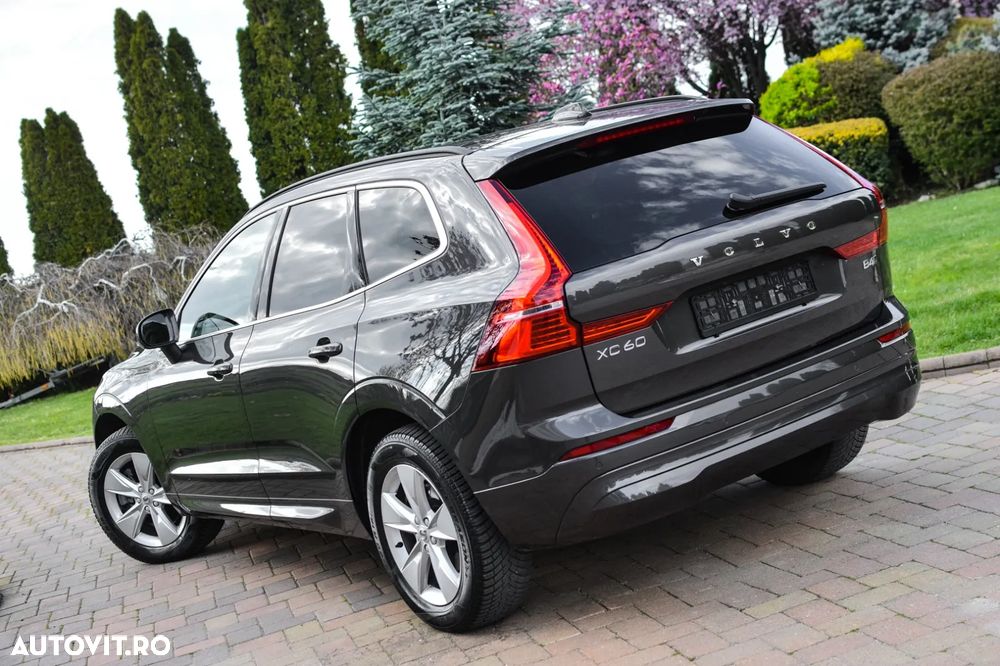 Volvo XC 60 B4 MHEV AT AWD Core - 14