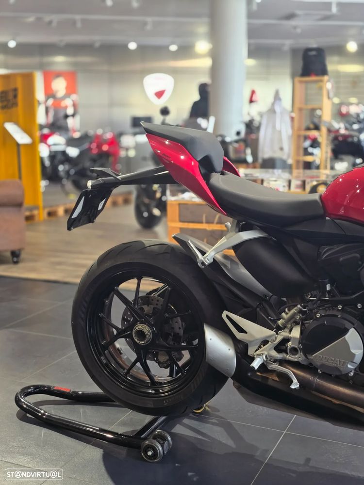Ducati Streetfighter V2 - 3