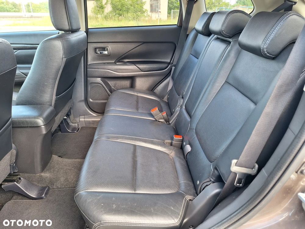Mitsubishi Outlander - 17