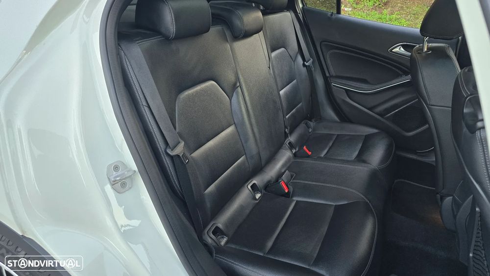 Mercedes-Benz GLA 180 - 34