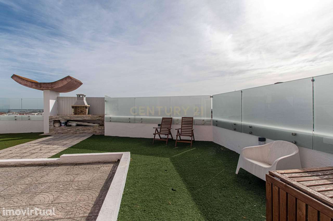 Penthouse T3 transformado em T2 no Barreiro - Grande imagem: 3/43