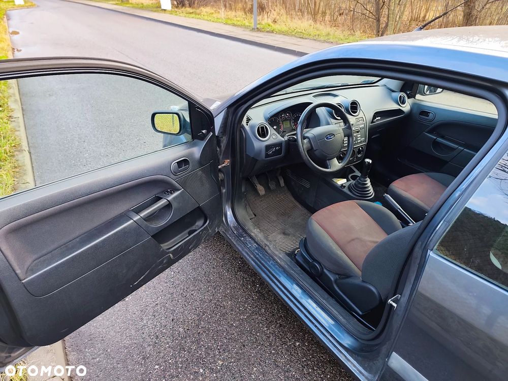 Ford Fiesta - 9