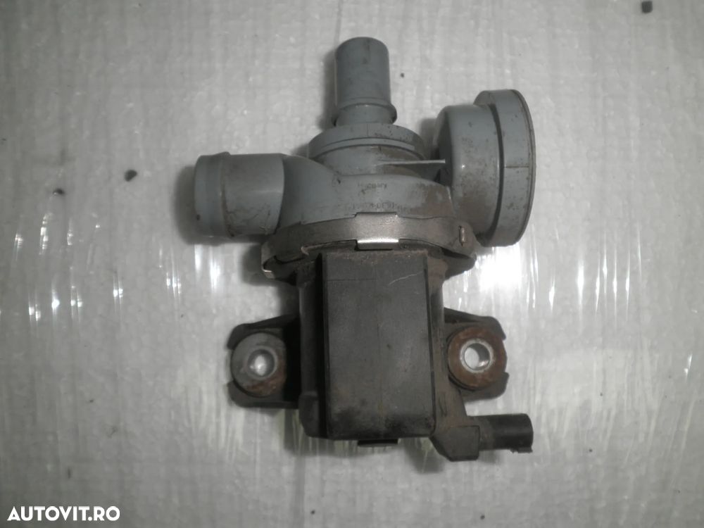 Supapa vacuum filtru carbon BMW Seria 5 G30 G31 530e 2.0 Hybrid 7441833 7441833-02 - 1
