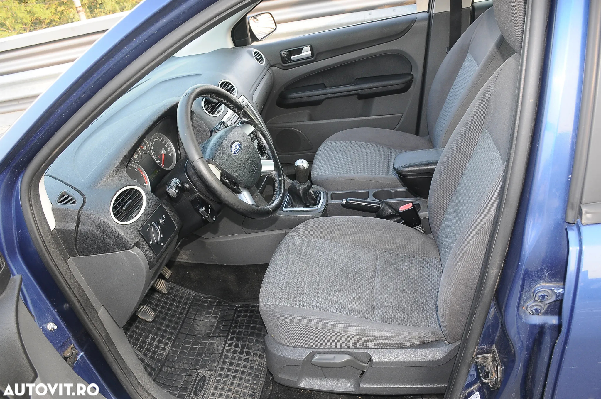 Ford Focus 1.6i Ti-VCT Trend - 5