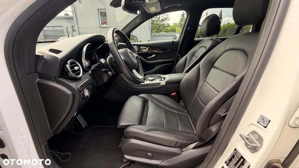Mercedes-Benz GLC 300 4Matic 9G-TRONIC AMG Line - 17
