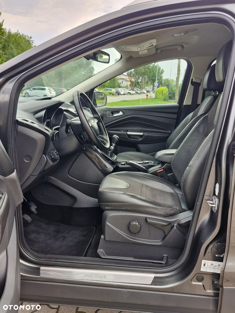 Ford Kuga 2.0 TDCi 2x4 Titanium - 16