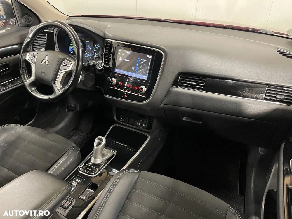 Mitsubishi Outlander 2.4 4WD - 8