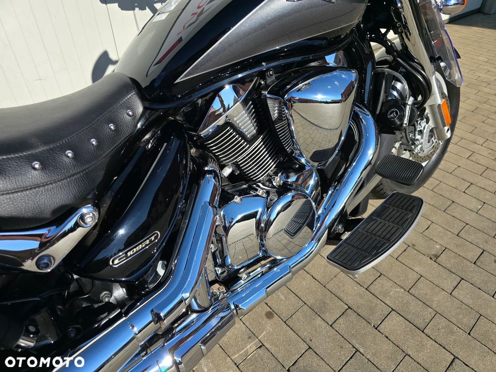 Suzuki Boulevard - 4