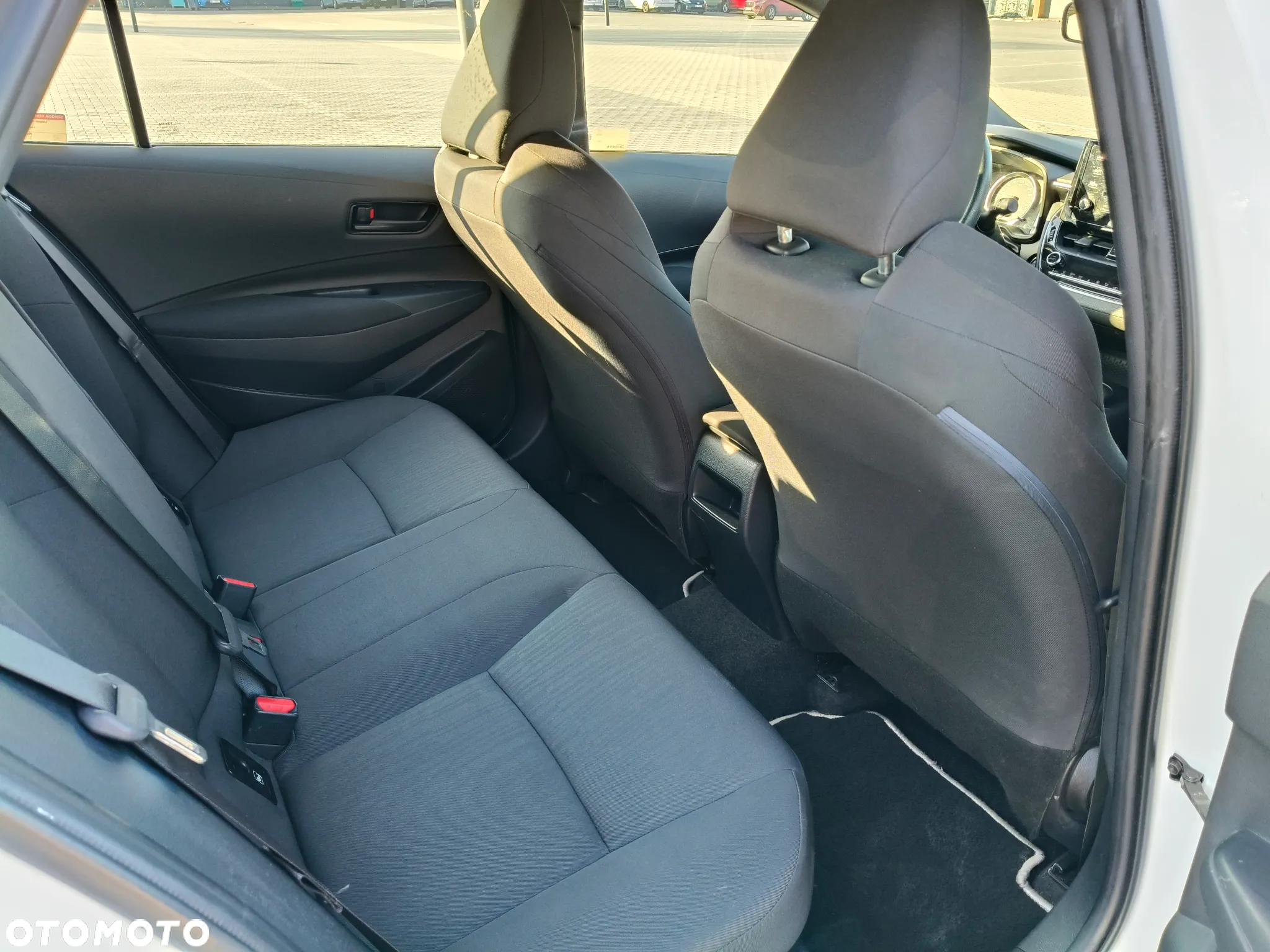Toyota Corolla 1.8 Hybrid Active - 12