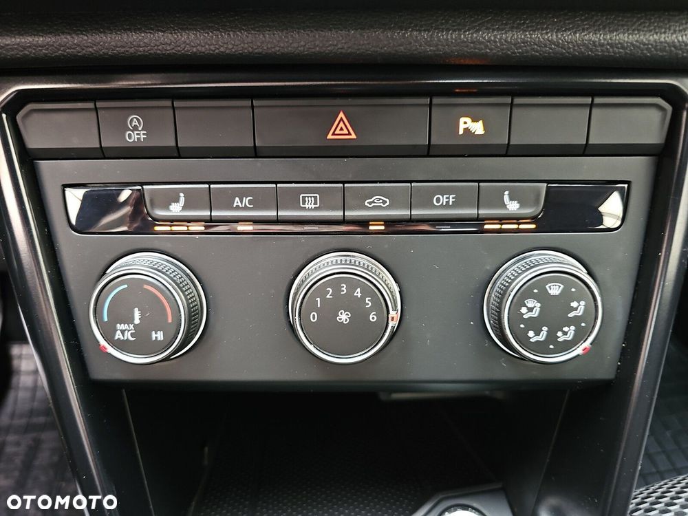 Volkswagen T-Roc - 24