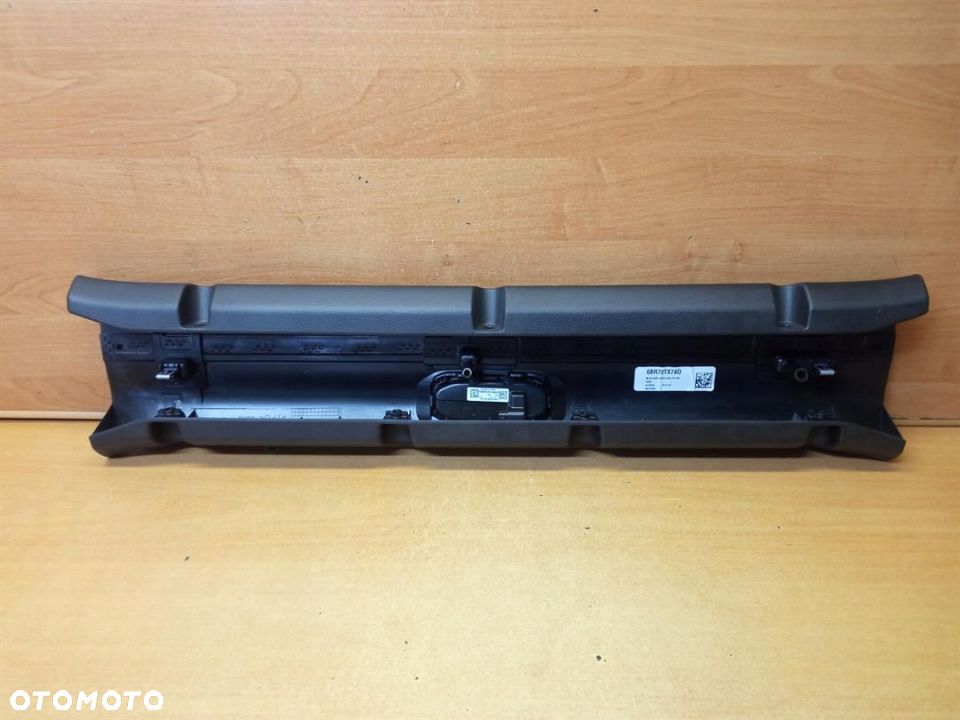 LAMPKA PODSUFITKI JEEP WRANGLER JL IV 6BR70TX7AD - 3