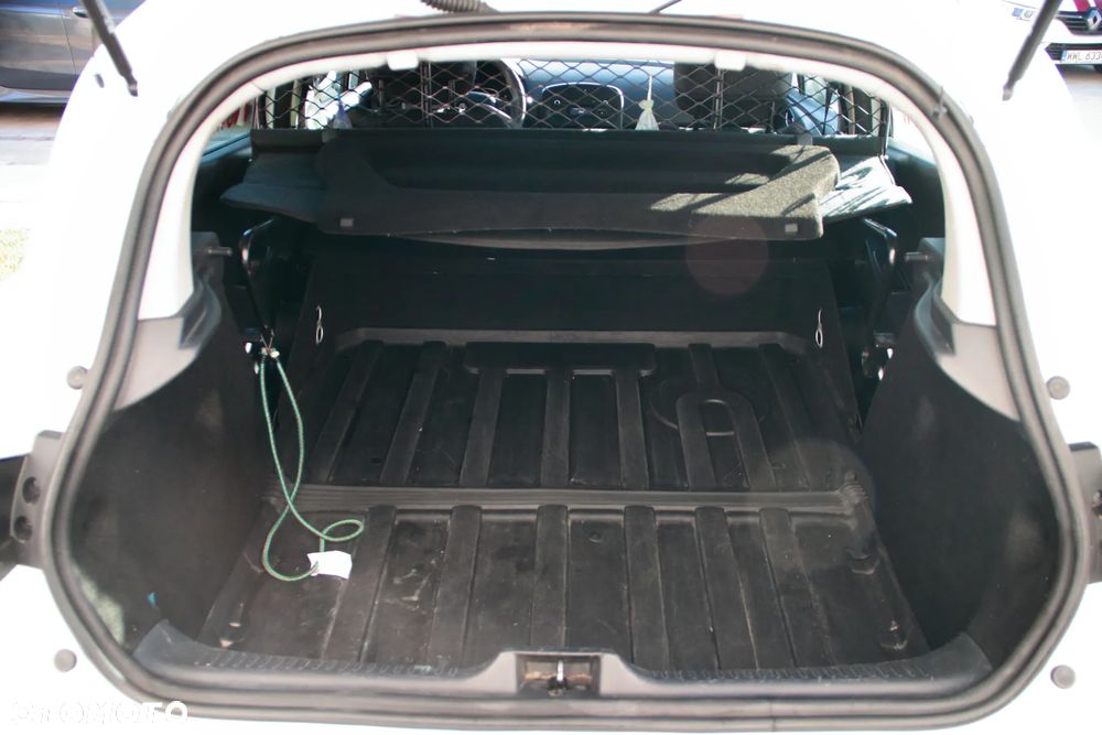 Renault Clio 1.2 16V Authentique - 11