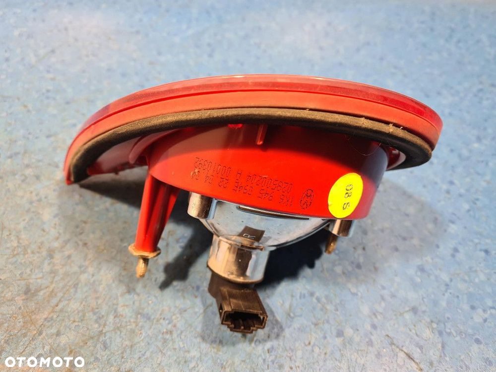 VW GOLF V LAMPA TYŁ PRAWA WEWNĘTRZNA W KLAPIE - 3