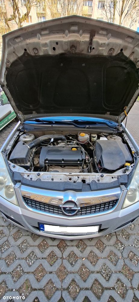 Opel Vectra 1.6 Essentia - 32