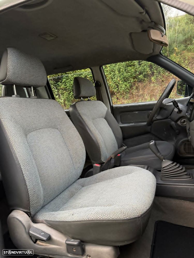 Mitsubishi L200 2.5 D CD - 9