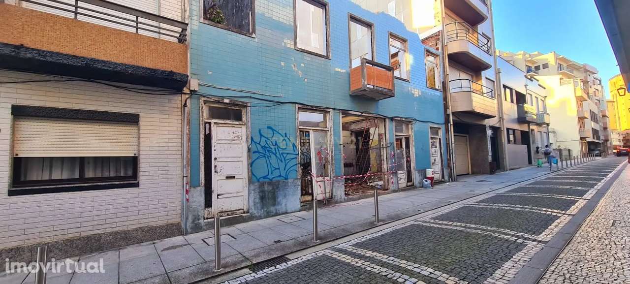 Prédio com Projeto Aprovado no Centro Histórico da Póvoa de Varzim - Grande imagem: 2/24