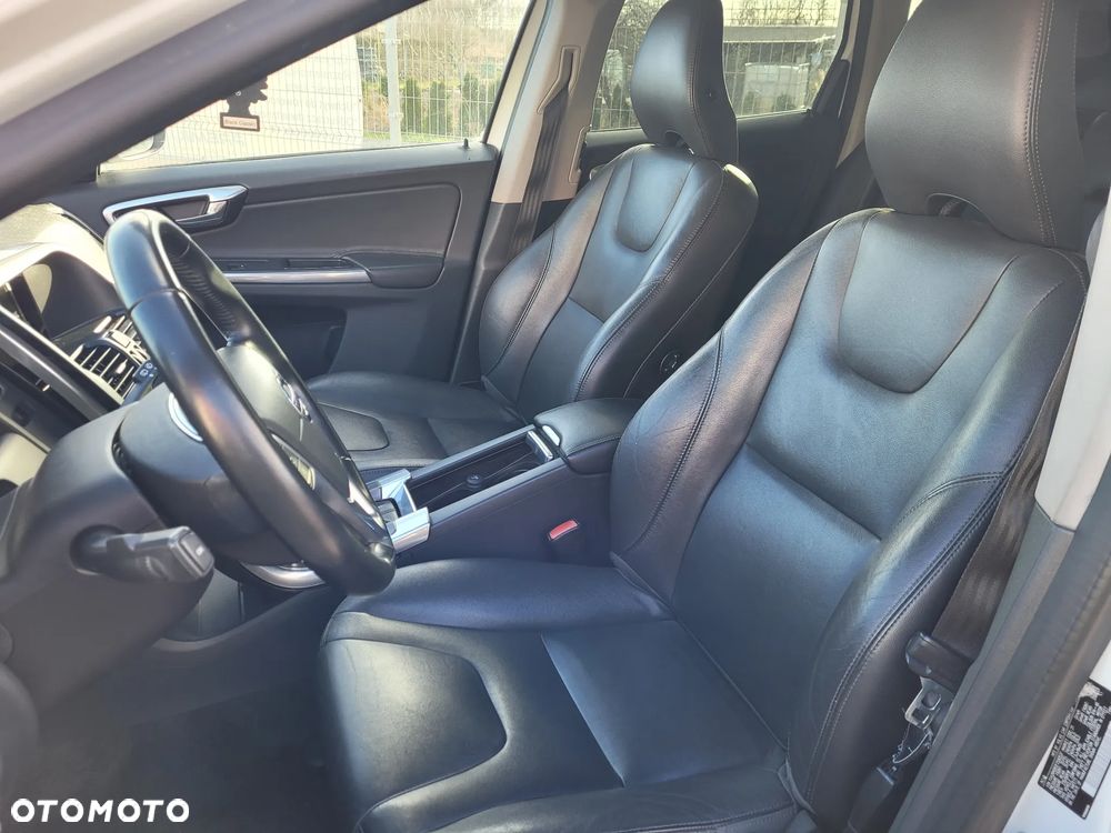 Volvo XC 60 T5 Geartronic Momentum - 10