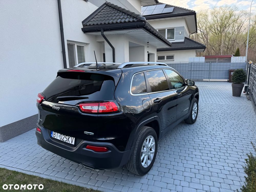 Jeep Cherokee - 4