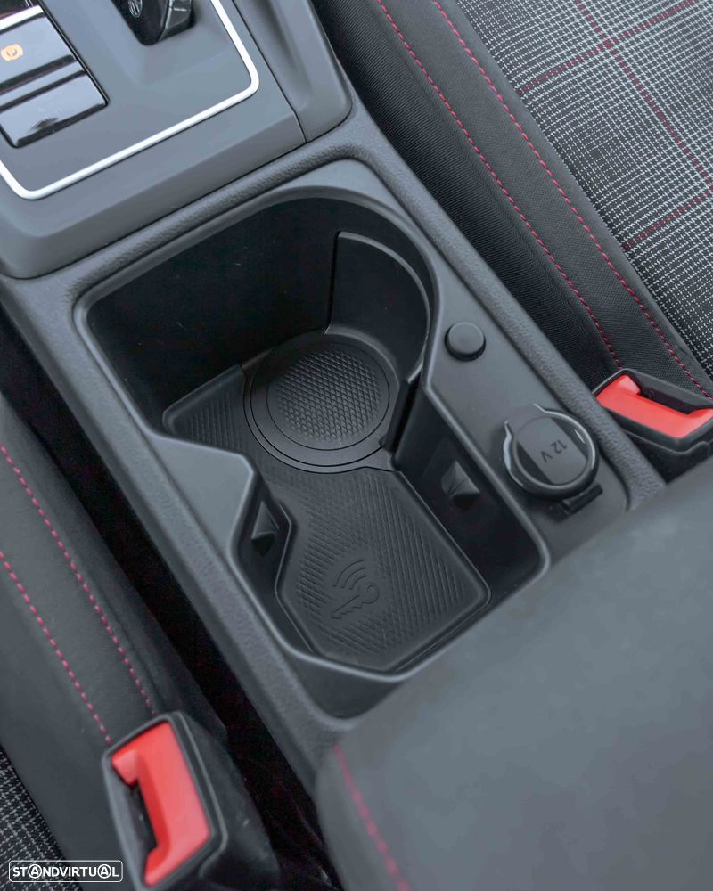 VW Golf 2.0 TSI OPF DSG GTI - 32