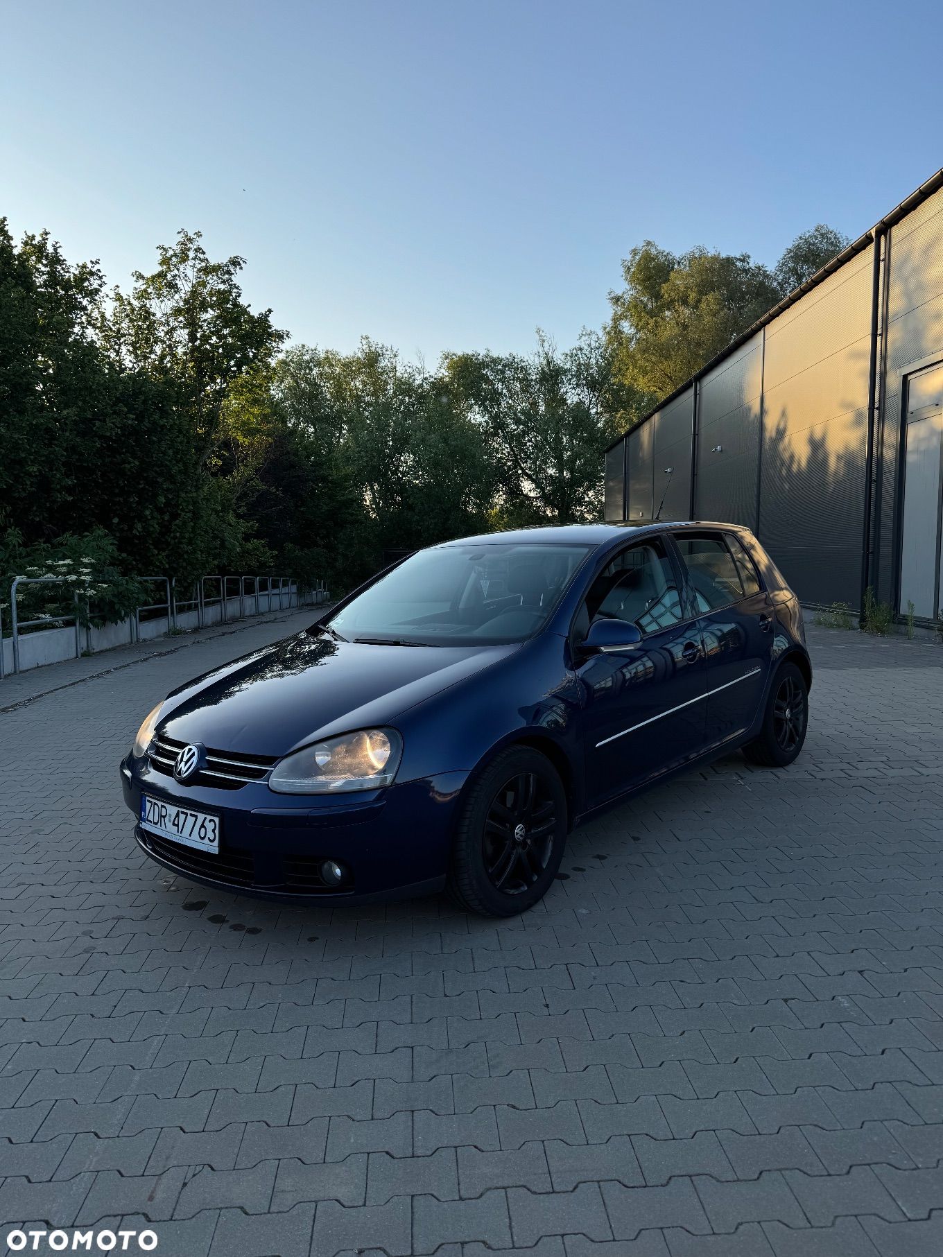 Volkswagen Golf V 2.0 TDI Comfortline - 1