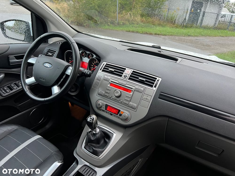 Ford Kuga 2.0 TDCi 2x4 Titanium - 18