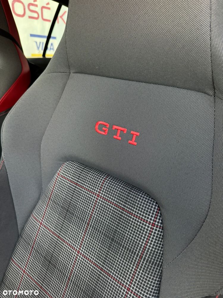 Volkswagen Golf - 11