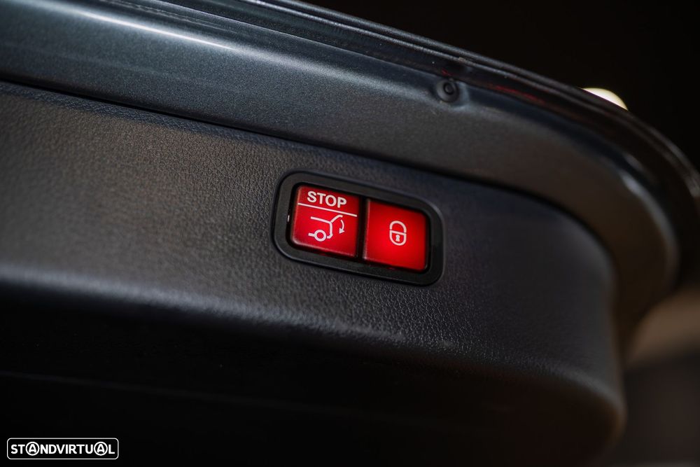 Mercedes-Benz C 300 e AMG Line - 33